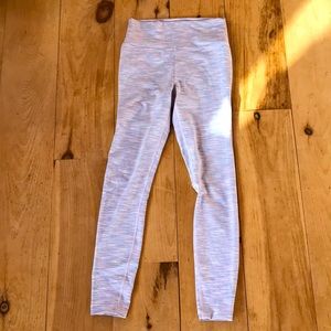 Outdoor Voices leggings in bubblegum